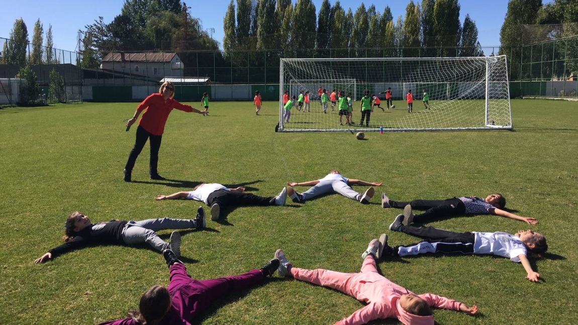 4/A Sınıfı öğrencileri Beden Eğitimi ve Spor dersini Sivas Belediyesi Muhsin Yazıcıoğlu Spor Kompleksinde işlediler.
